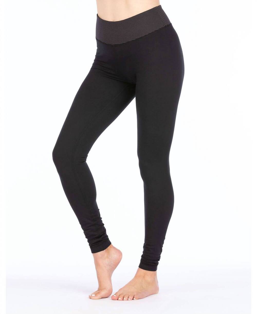 NEW LIV OUTDOORS women's kore base leggings in black